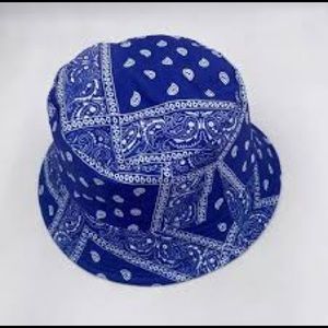 Bucket hat never used